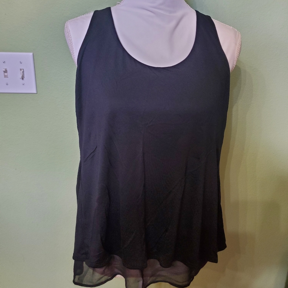 Loft medium tank. Black.